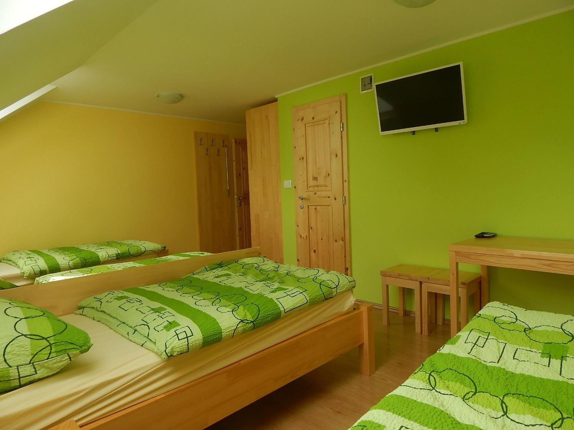 Guest House Pr Ambruzarju & Apartments Cerklje na Gorenjskem Quarto foto